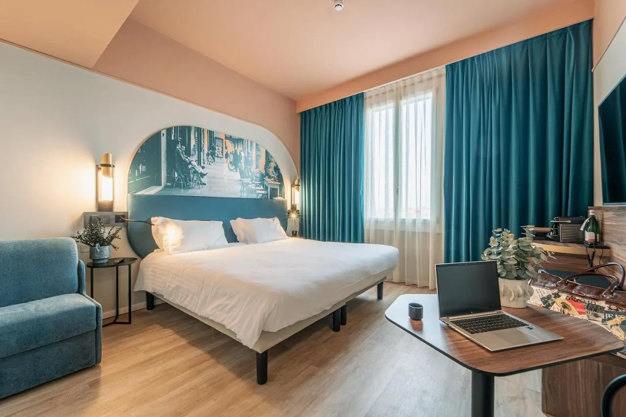 Mercure Bologna Centro מלון