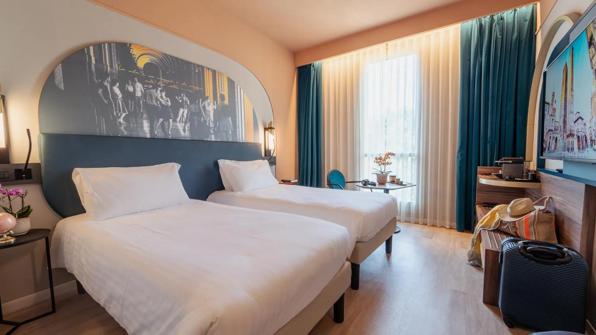 Mercure Bologna Centro 4*,