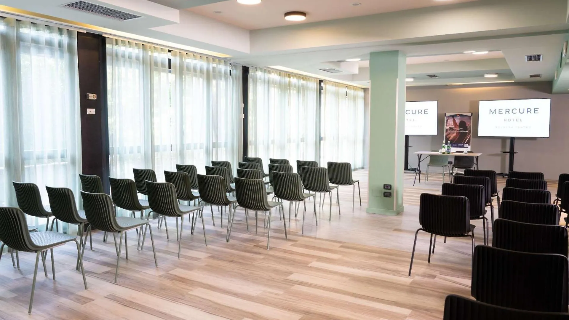 Mercure Bologna Centro מלון