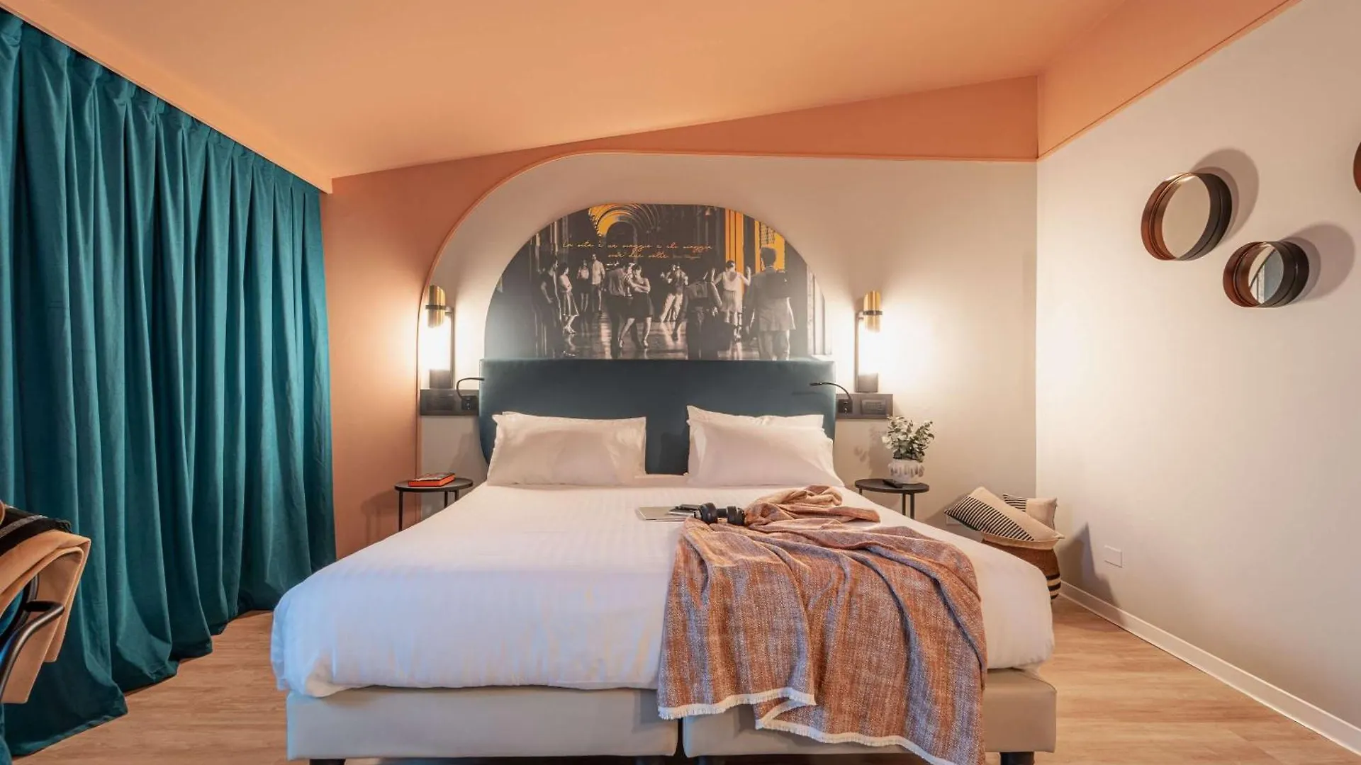 Mercure Bologna Centro 4*,