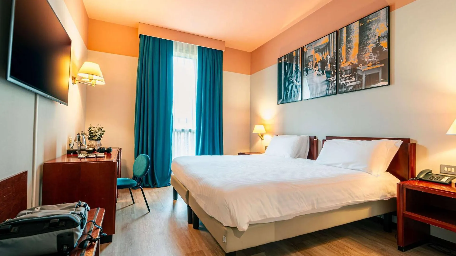Mercure Bologna Centro 4*,